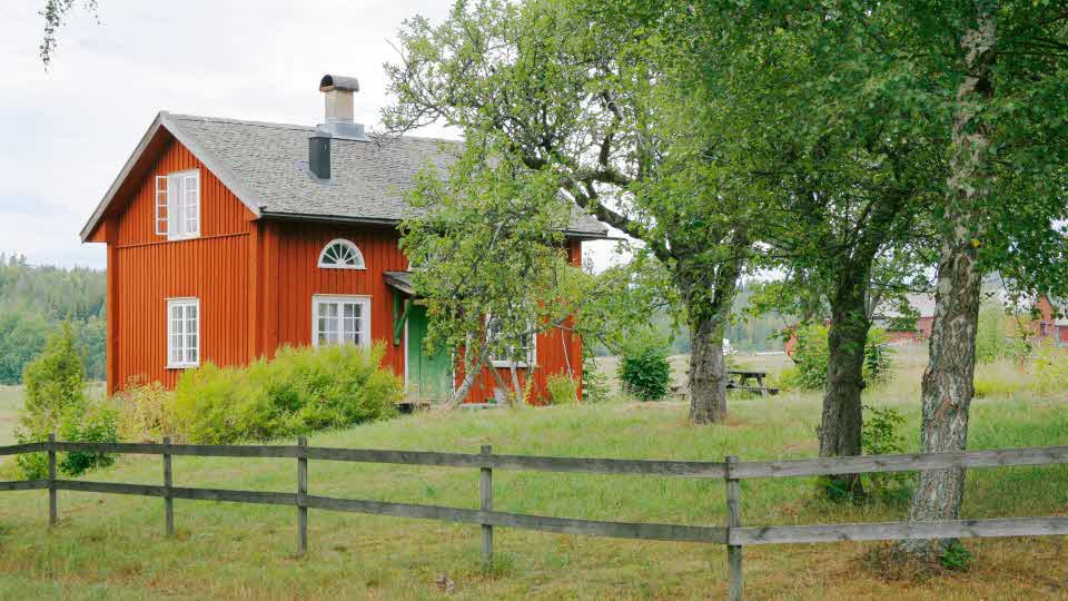 Rött hus på gård